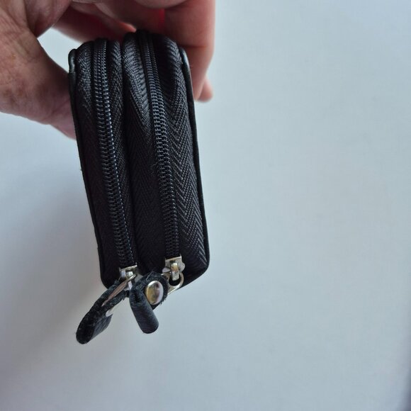 Soprano Leather Black Double Zippered Card Wallet - Picture 5 of 8